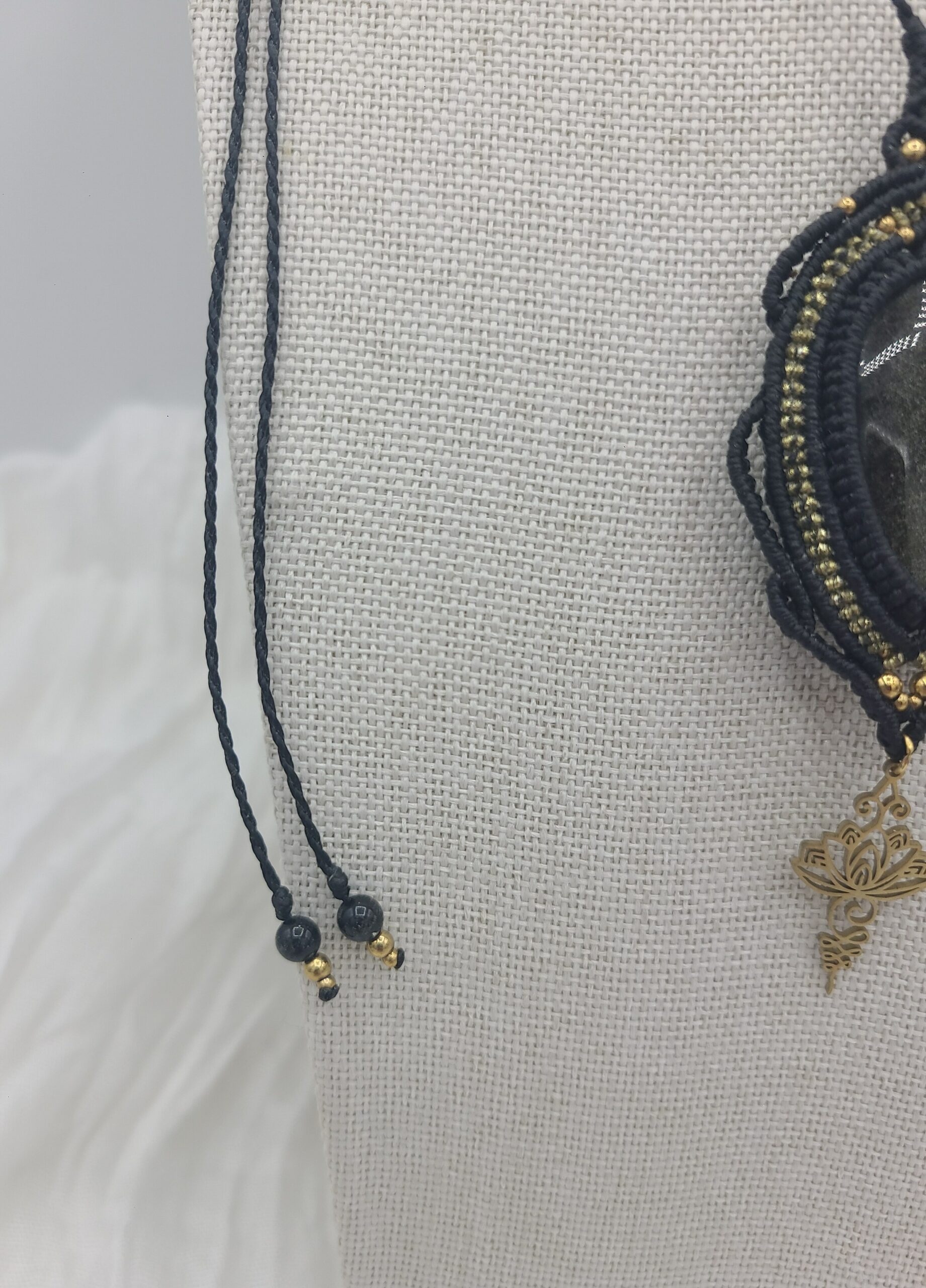 Collier pierre Obsidienne Dorée – Image 2